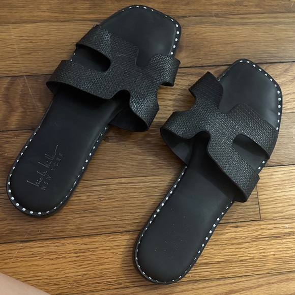 Nicole Miller Shoes - Women’s Black Nicole Miller New York Sandals
